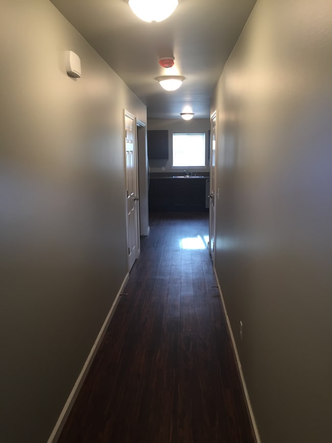 Building Photo - 730 10th St W