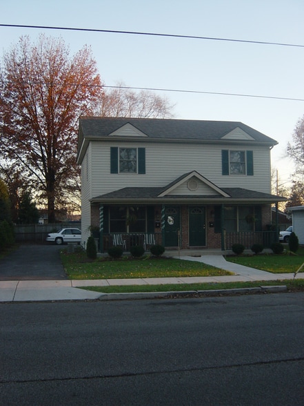 Building Photo - 103 E Park Pl