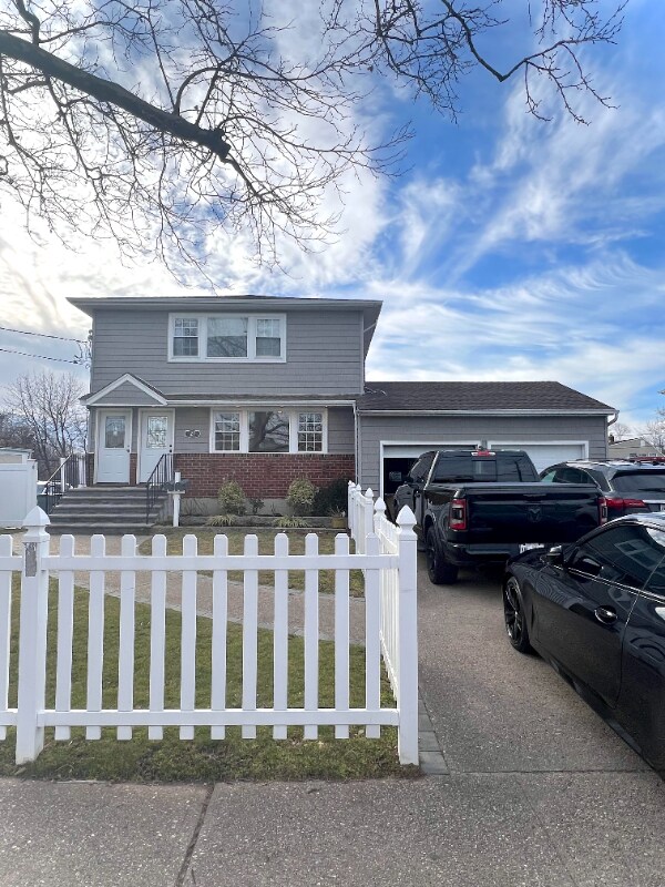 27 Division Ave 27 Division Ave Levittown NY 11756 Apartment Finder