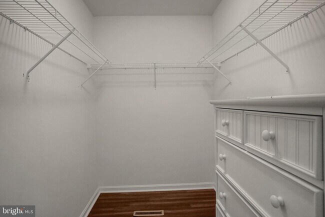 Building Photo - 201 Eleah's Crossing