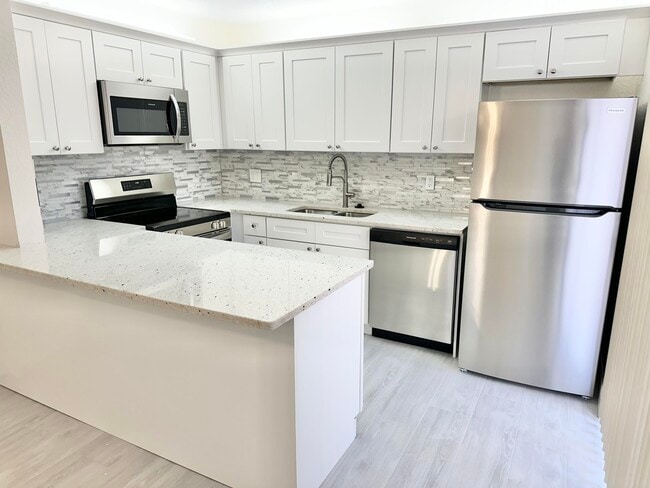 Building Photo - 97 Lake Arbor Dr