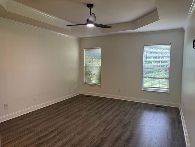 Building Photo - Brentwood 4BR Home