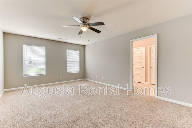 Building Photo - 5060 Vine Ln