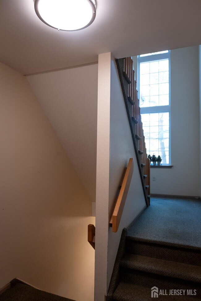 Building Photo - 2162 Ash Ct