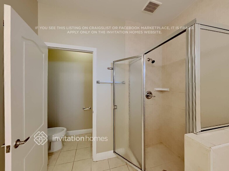 Building Photo - 1445 SW 11th Pl