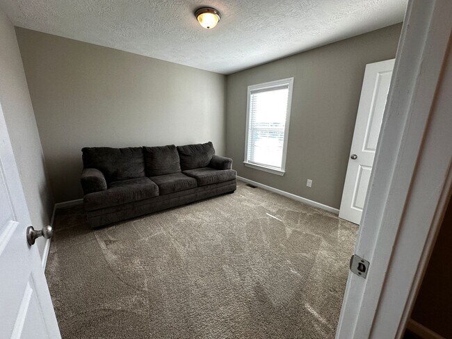 Building Photo - 977 Glenhaven Dr