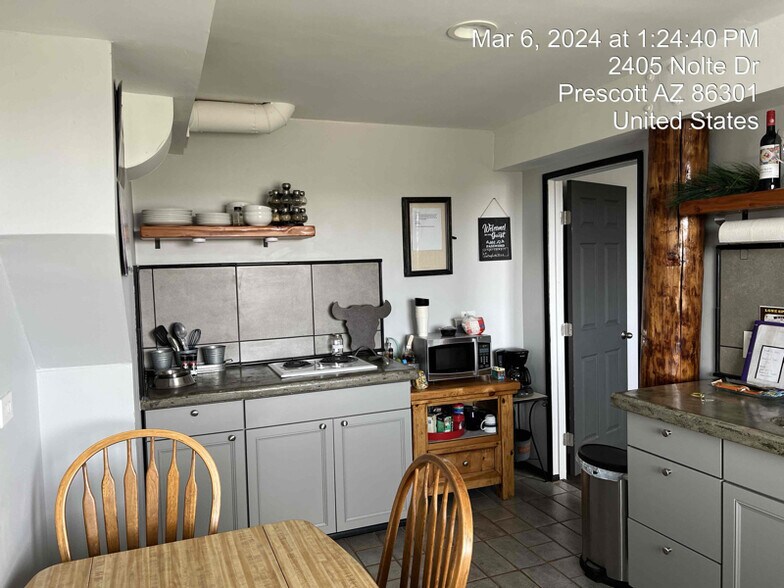 Building Photo - 2405 Nolte Dr