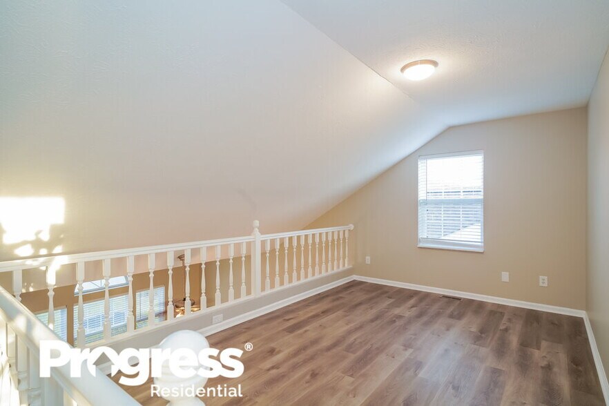 Building Photo - 8633 Buffalo Ridge Dr