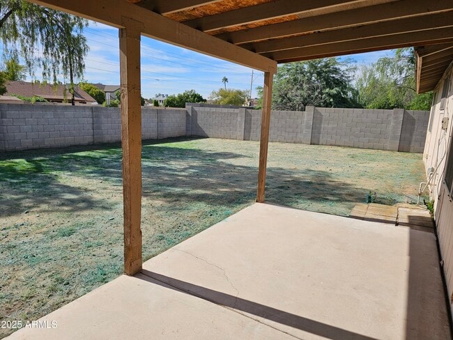 Building Photo - 6231 W Zoe Ella Way