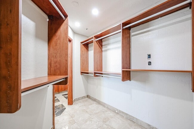 Building Photo - 8830 E Carol Way