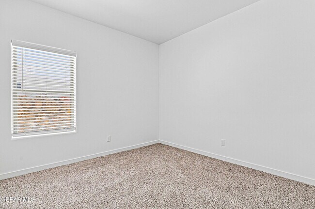Building Photo - 13909 Paseo Perlas Dr