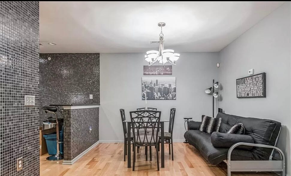 Building Photo - 115 Chariot Ct