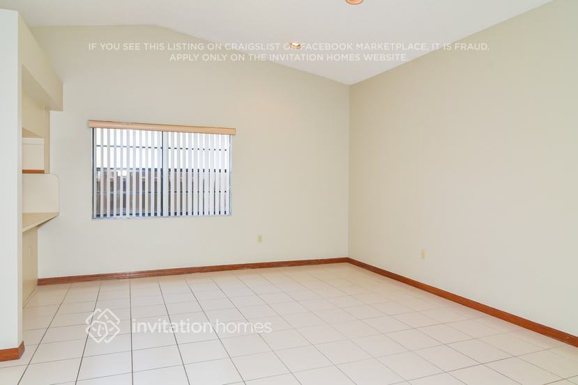 Building Photo - 15030 SW 43rd Terrace