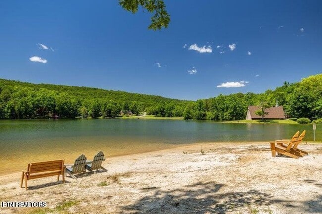 Building Photo - Top of the World, Tallassee 37878 - 2 bedr...