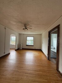 Building Photo - 727 N Capitol Ave