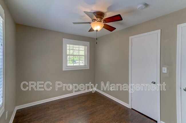 Building Photo - 2401 Eagle Dr