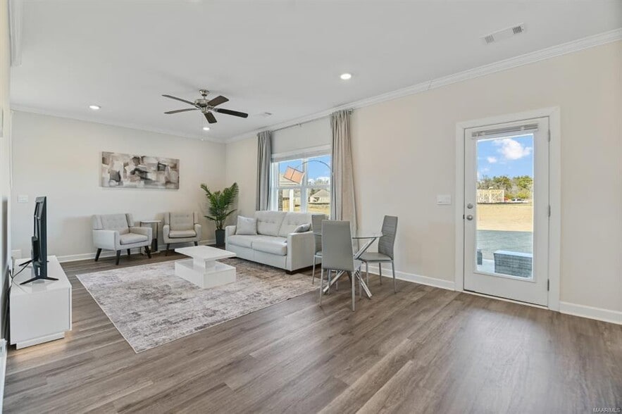 Building Photo - 6613 Firefly Ln