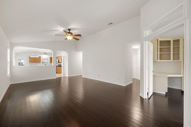 Building Photo - 3844 Willie Mays Ln