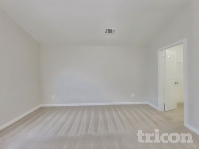 Building Photo - 131 Quail Springs Rd