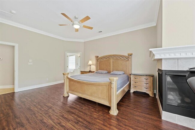 Building Photo - 10700 Hastings Ln