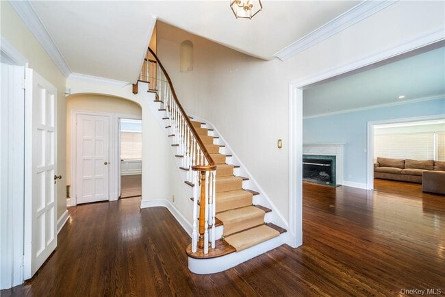 Building Photo - 25 Jerome Ave