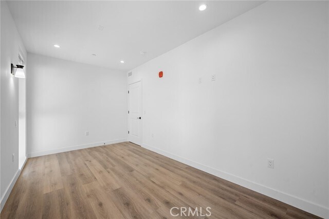 Building Photo - 10657 Moorpark St