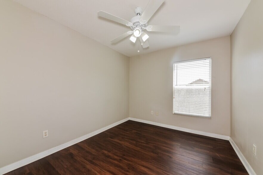 Building Photo - 908 Larwood Pine Dr