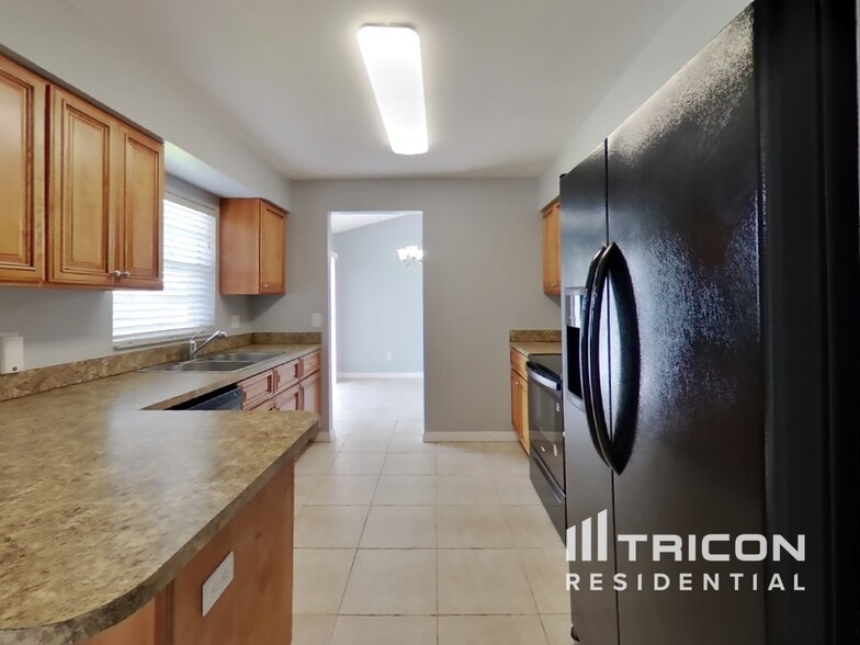 Building Photo - 1716 Golden Poppy Ct