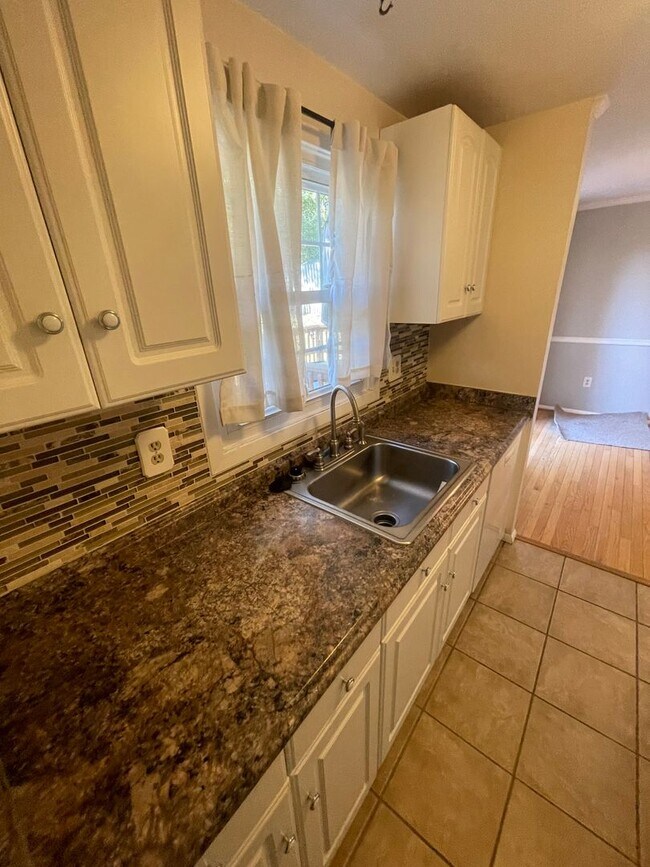 Building Photo - 7964 Covington Ave