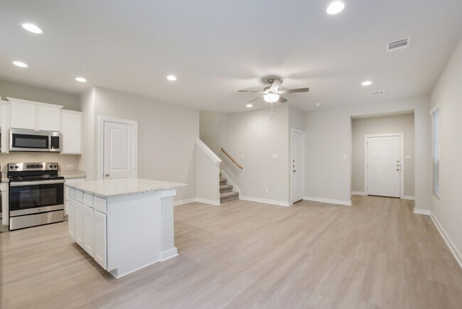 Building Photo - Town Homes At Stadium Point