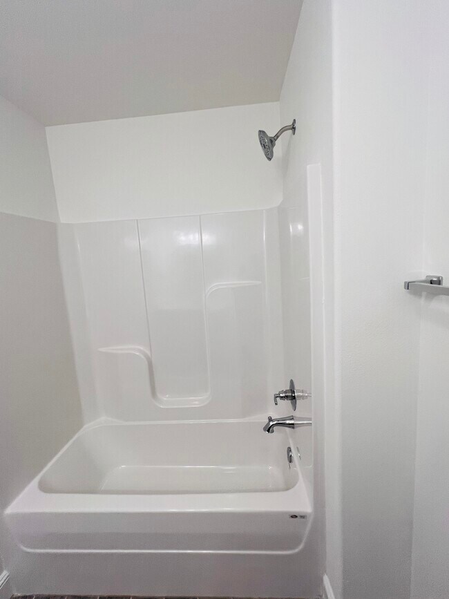 Building Photo - 2091 Bluestem Dr