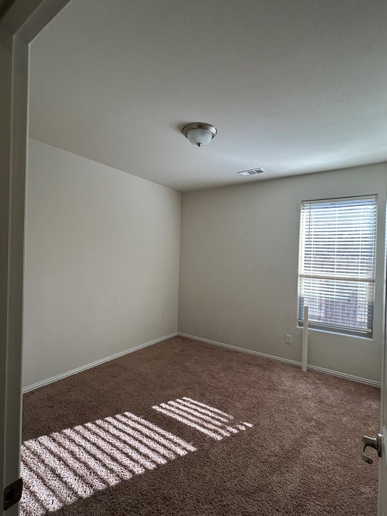Building Photo - 1713 Twin Falls Dr