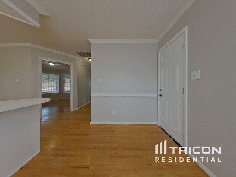 Building Photo - 4161 Saddle Horn Dr