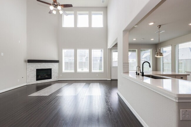 Building Photo - 2119 Stargrass Dr