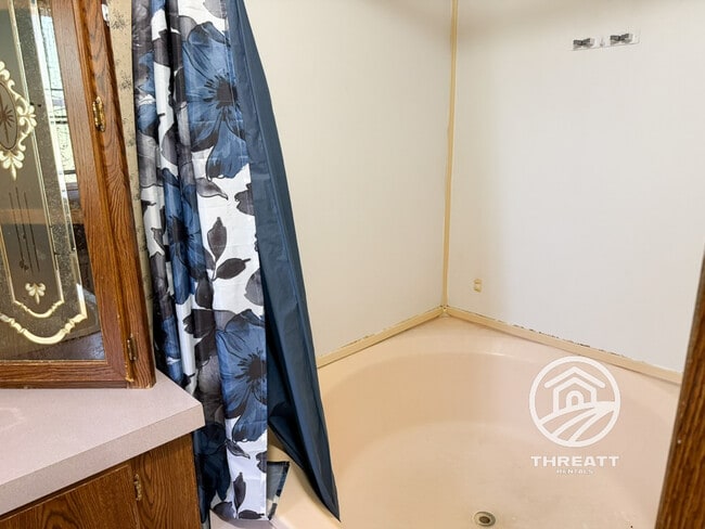 Building Photo - 1584 McCaskill Rd