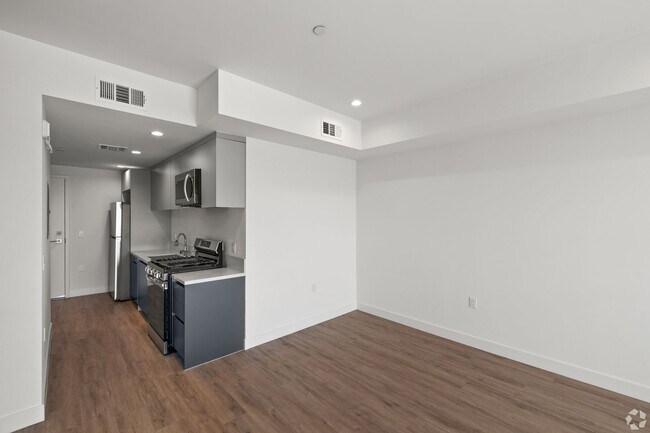 Building Photo - LAST UNIT LEFT!!!!! SPACIOUS 1BEDROOM 1 BA...