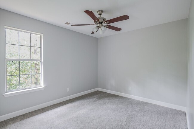 Building Photo - 1449 Brighton Cir