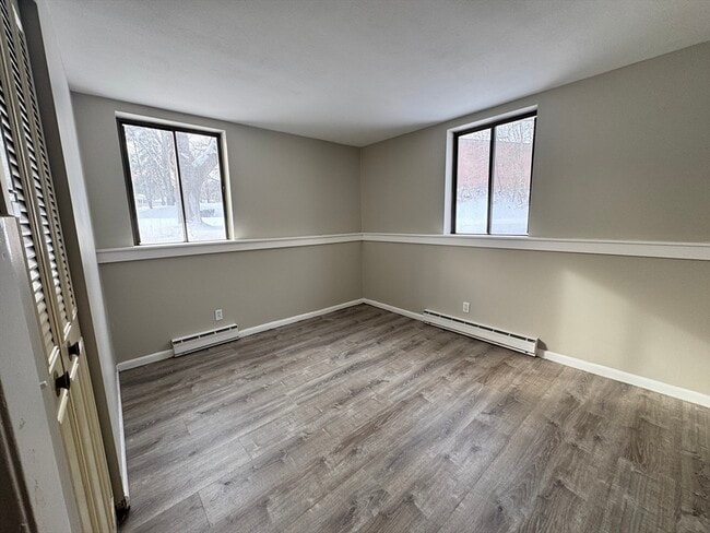 Building Photo - 320 Elm St