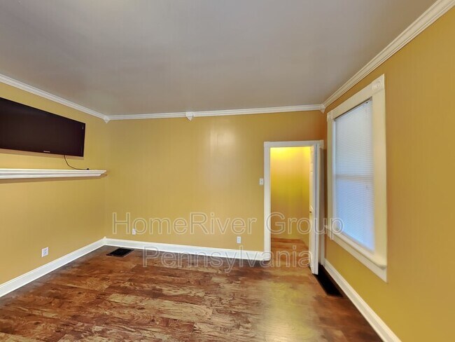 Building Photo - 1139 Ravine St