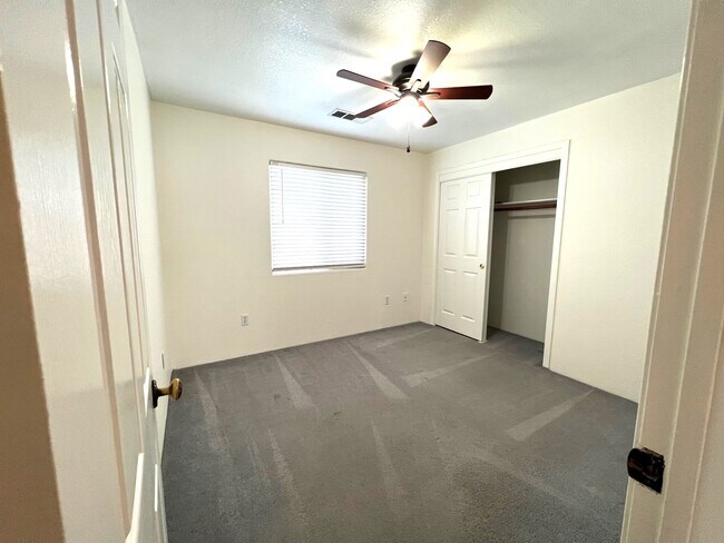 Building Photo - 3013 Verdugo Ln