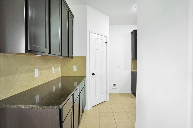Building Photo - 9214 St Laurent Ln