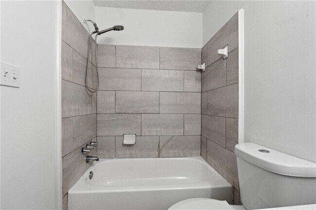Building Photo - 476 Brookfield Way