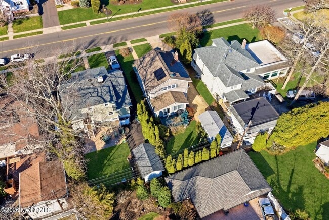 Building Photo - 304 Grassmere Avenue