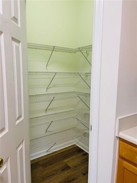 Building Photo - 3709 Hutchinson Trace Dr