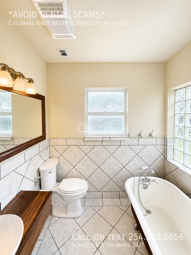 Building Photo - 112 Jesse James Dr