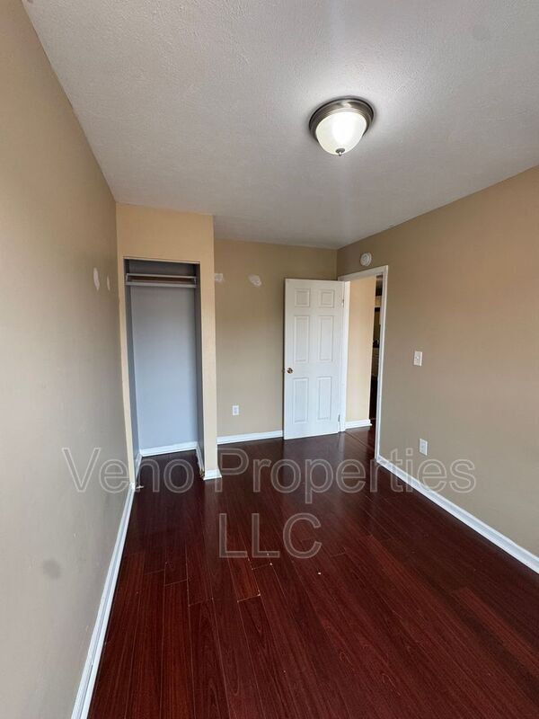Building Photo - 3 Cataract St