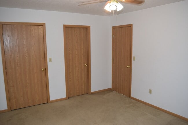 Building Photo - Spacious 3 bedroom, 2 bathroom duplex!