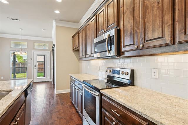 Building Photo - 8214 Kensington Dr