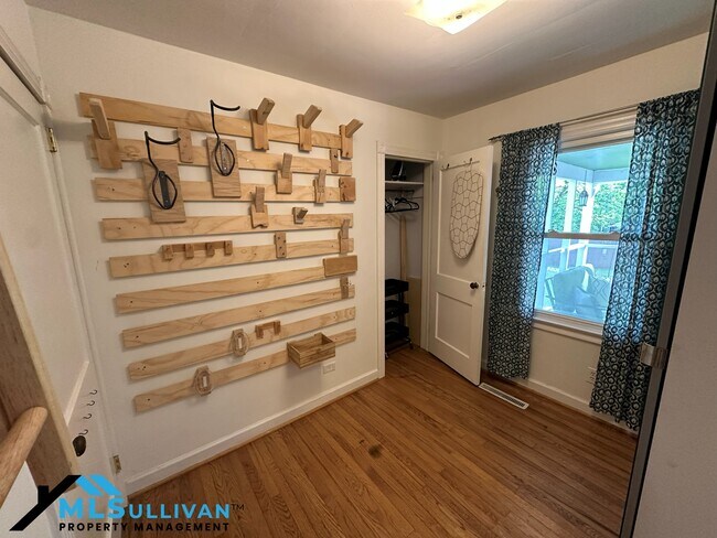 Building Photo - 1516 London Cir