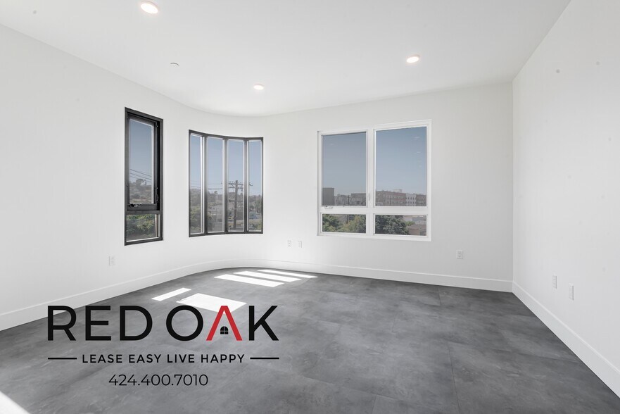 Primary Photo - 3450 W 43rd St